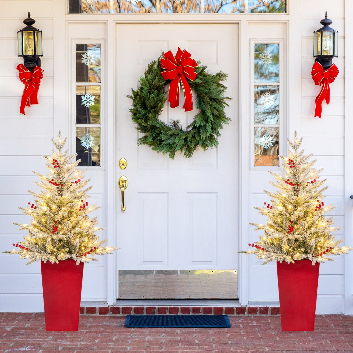 122 cm Pre-lit Potted Christmas Tree with Snow-Flocked Branches & LED Lights