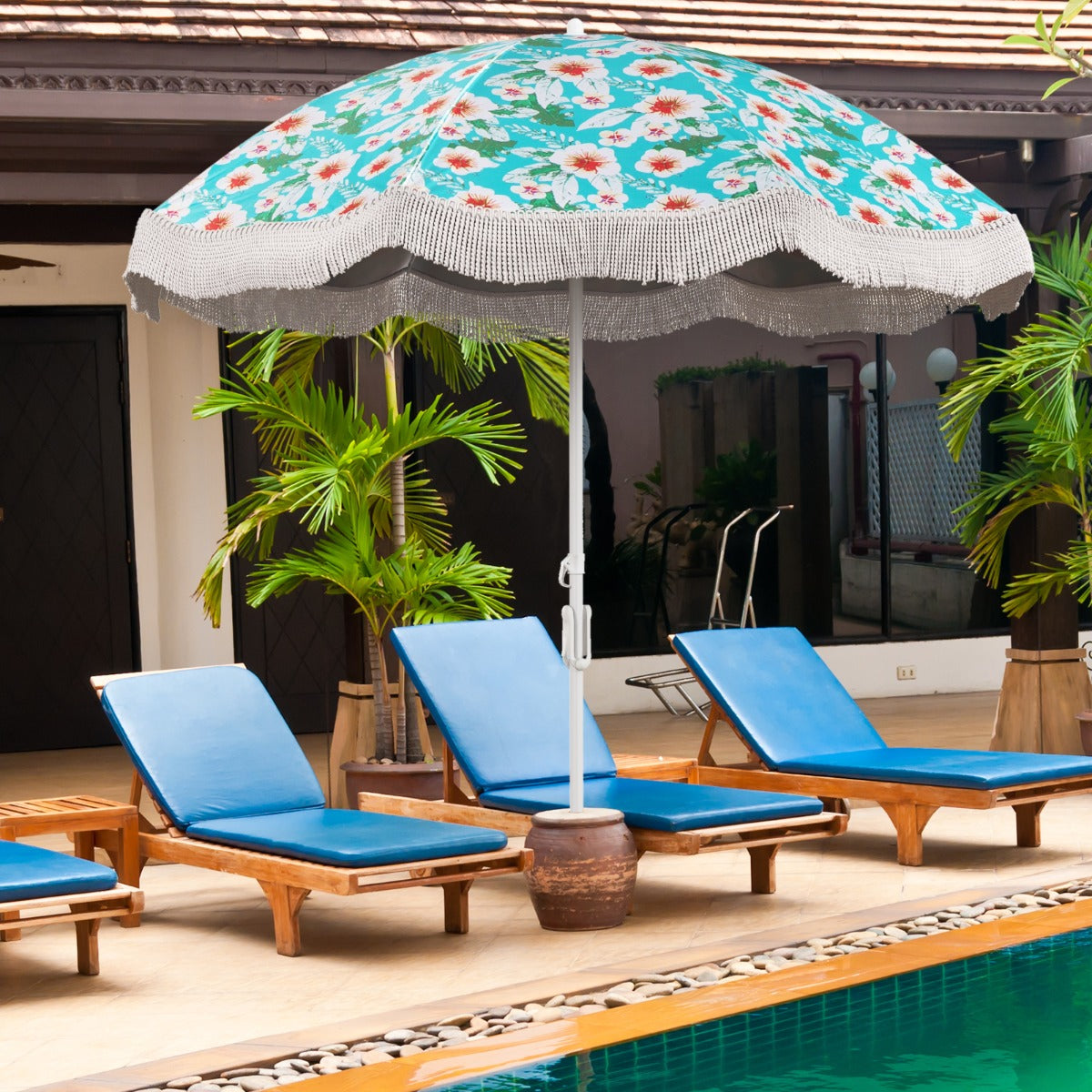 Eight sturdy ribs and a powder-coated metal pole create a stable outdoor umbrella structure