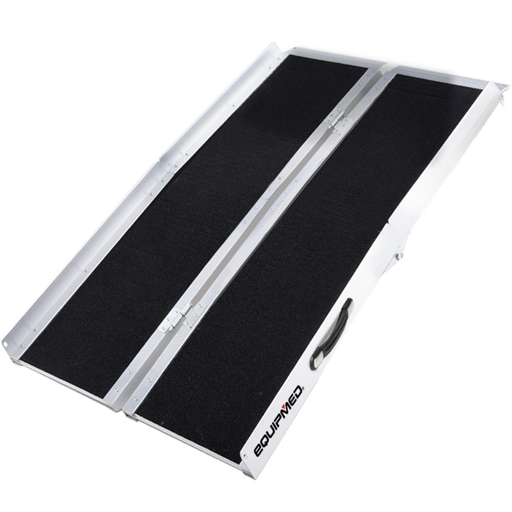 152cm Portable Aluminium Access Ramp, 273kg Capacity, Non-Slip Folding Design