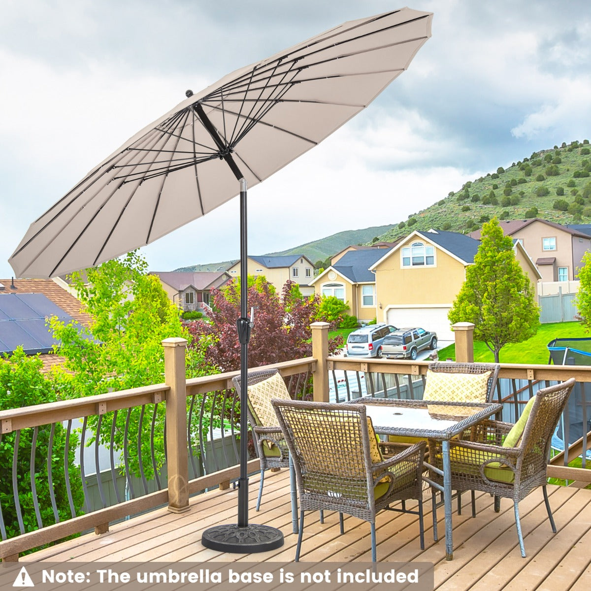 Crank handle makes opening and closing the round outdoor umbrella quick and convenient