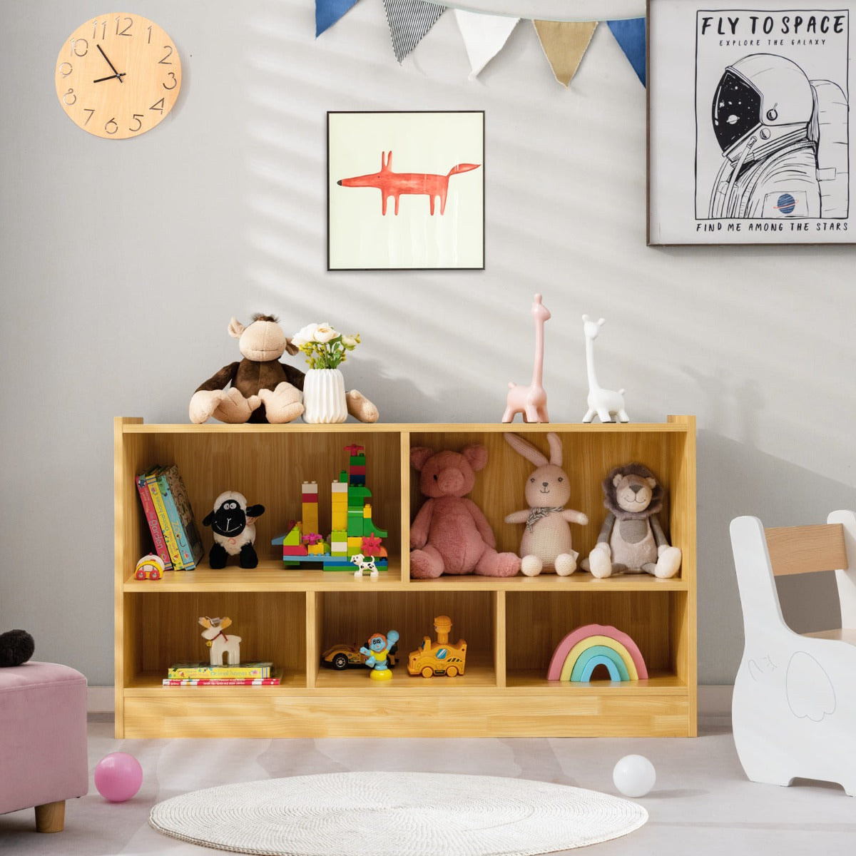Low 61.5 cm bookshelf height lets children independently reach and organize belongings