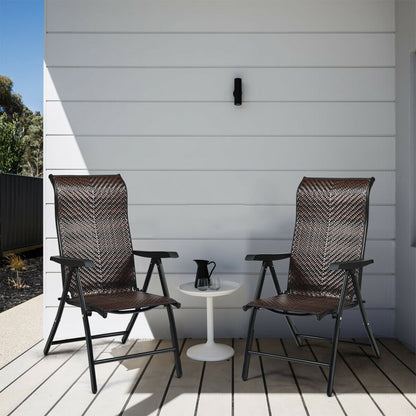 Ergonomic curved backrests and wide armrests provide comfortable body and head support