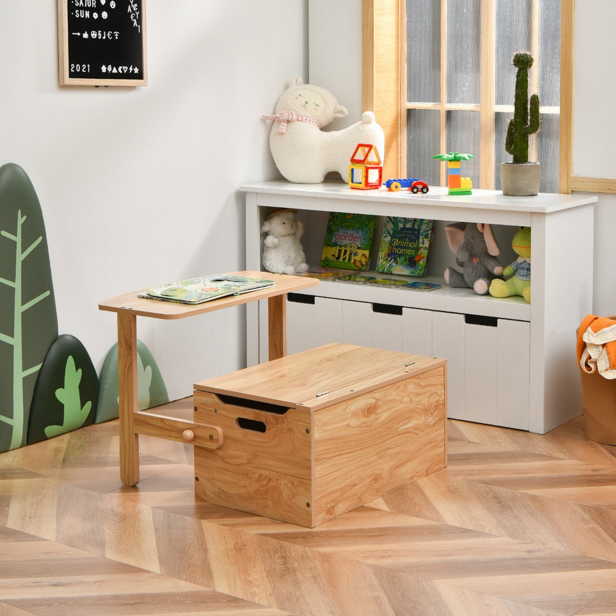Finger-safe safety groove and rounded corners provide added protection for young children