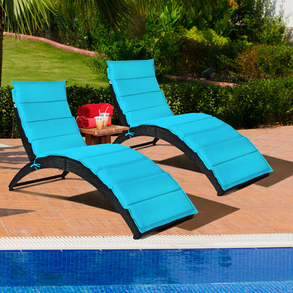 Lightweight PE rattan construction allows the outdoor reclining chair to be moved around conveniently