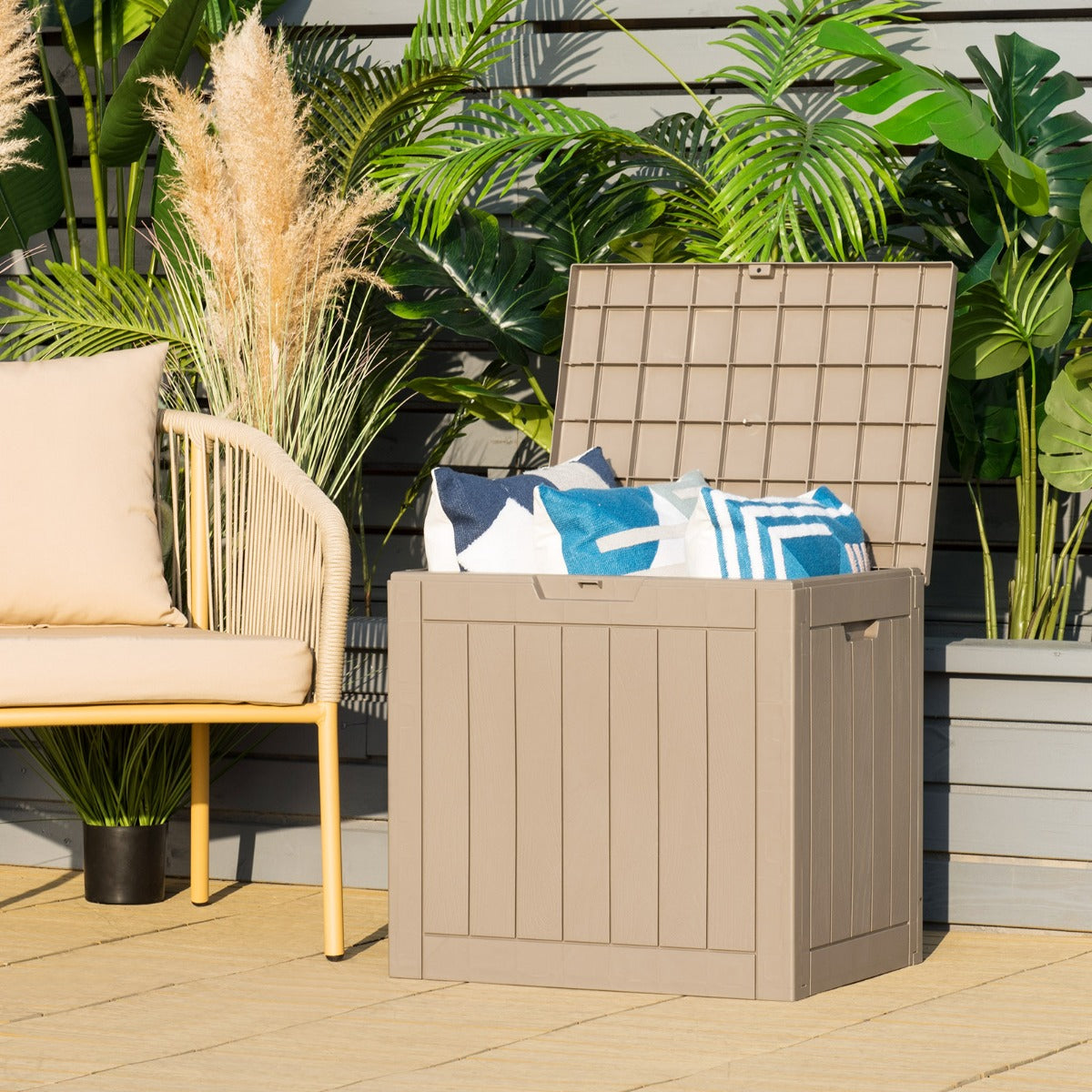 118L Weatherproof Patio Storage Box with Lockable Lid and 100 kg Capacity