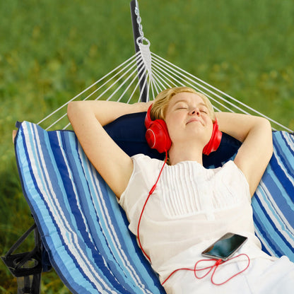 Beech wood spreader bars maintain hammock shape and withstand strong tension without breaking