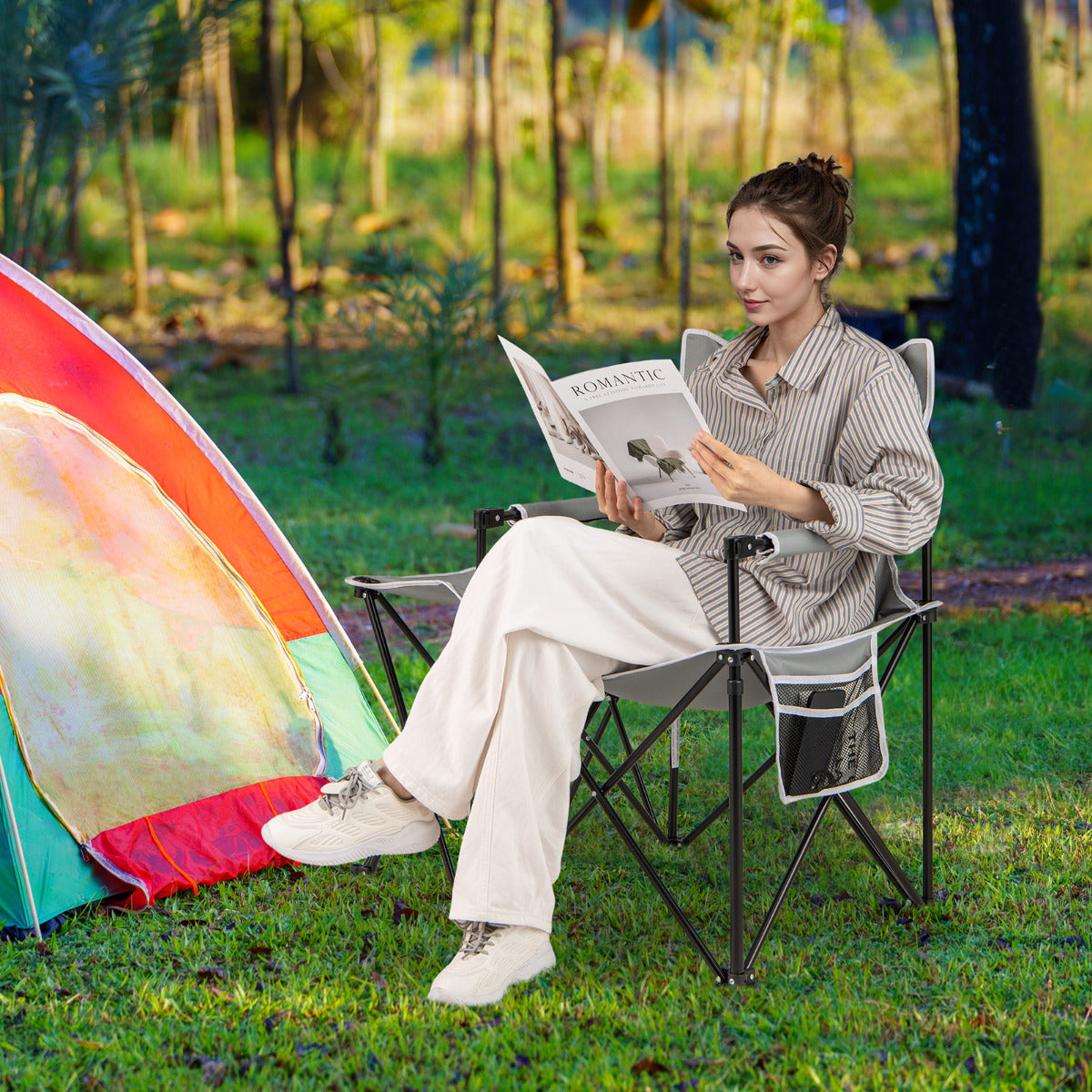 Oversized Camping Chair with Side Table and 2 Storage Pockets-Grey-1 piece