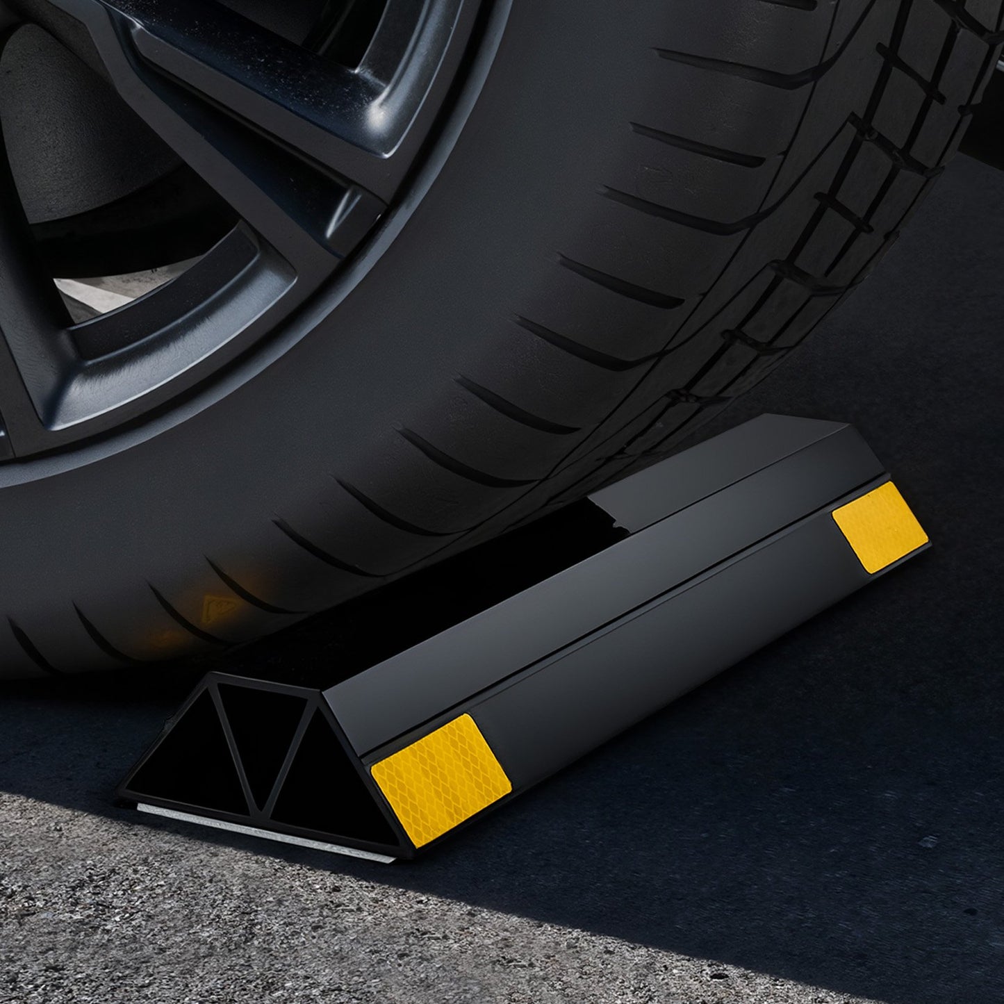 Parking Stopper, 406 mm 2 Pcs Heavy Duty Parking Aid for Garage, PP Curb Garage Floor Stopper with Reflective Strips, Vehicles Gadgets for Cars Vans Trucks Tire Wheel Guide Block Stops Bumpers