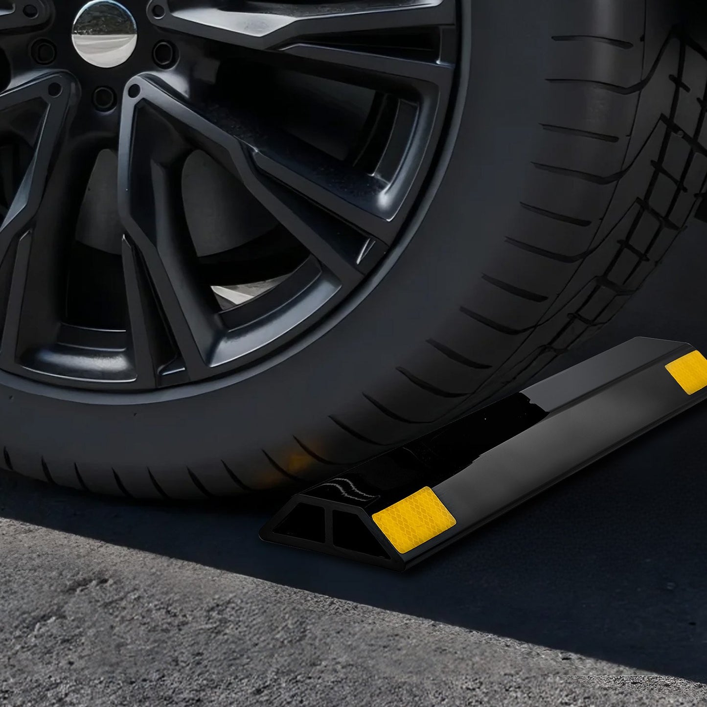 Parking Stopper, 446 mm 2 Pcs Heavy Duty Parking Aid for Garage, PP Curb Garage Floor Stopper with Reflective Strips, Vehicles Gadgets for Cars Vans Trucks Tire Wheel Guide Block Stops Bumpers